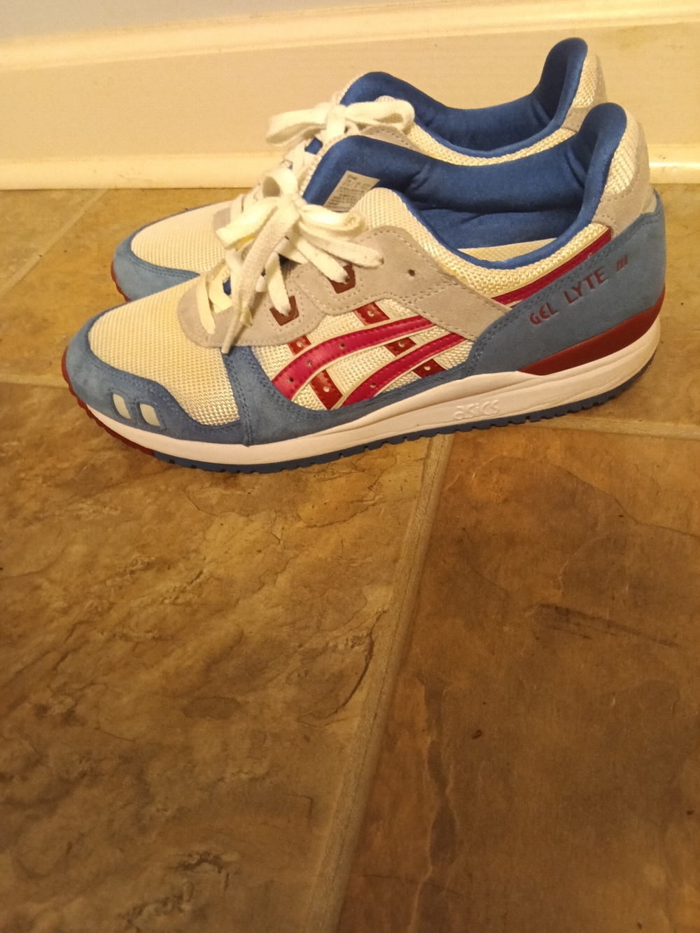 Asics White, Blue & Red Gel-Lyte III Sneakers